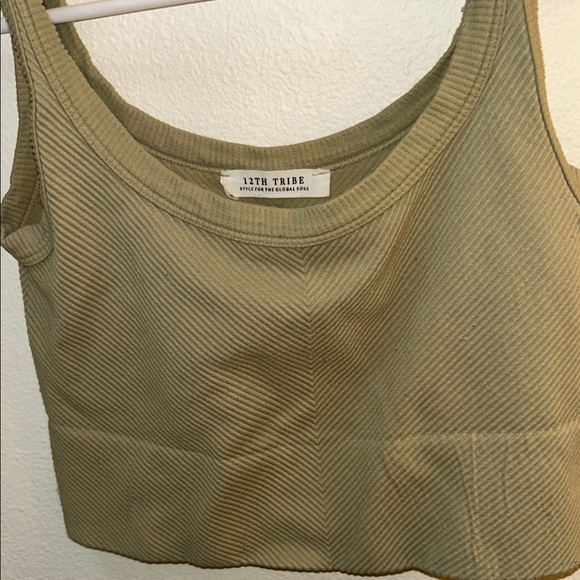 Green Ribbed Crop Top - Picture 4 of 4